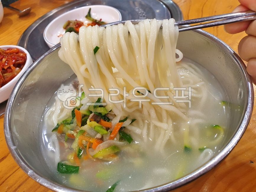 칼국수,한국요리,한국음식,국물,kalguksu,choppednoodles,food,음식,요리,식사,메뉴,meal,dish,bowl,그릇