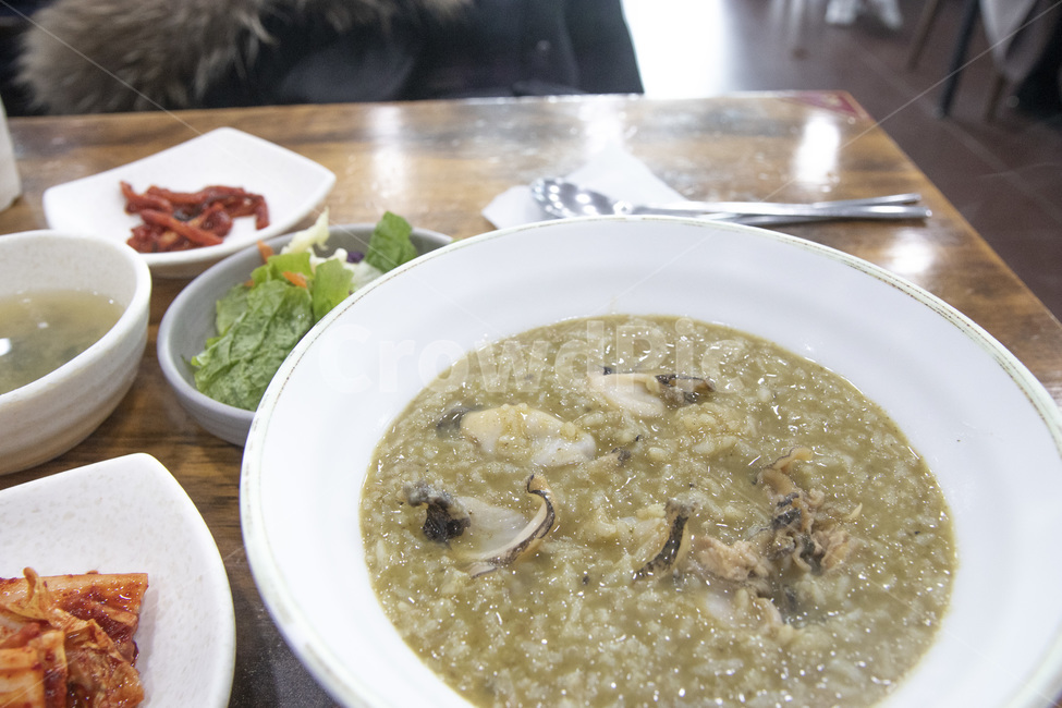 한식,전복,전복밥,밥,rice,음식,건강식,전복죽,뚝배기,그릇,접시,돌솥,돌솥밥