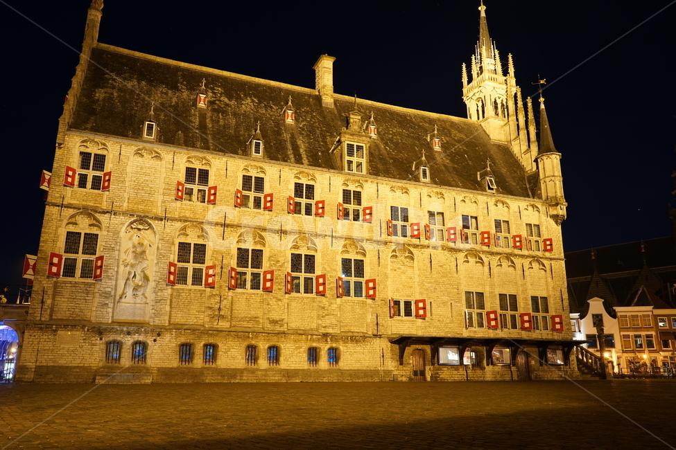 가우드,gouda,네덜란드가우다,네덜란드성당,네덜란드시청,가우다성당,가우다시청,유럽건축,유럽야경,네덜란드야경,고딕건축물,야경,밤,풍경,nightscape,night,landscape,랜드마크,landmark,tourist attraction,세계랜드마크,해외랜드마크,외국랜드마크,world landmark,world tourist attraction,건축물,건물외관,exterior,building,structure,architecture,construction,건물,downtown,도심,town,도시,city,시티,urban,어반