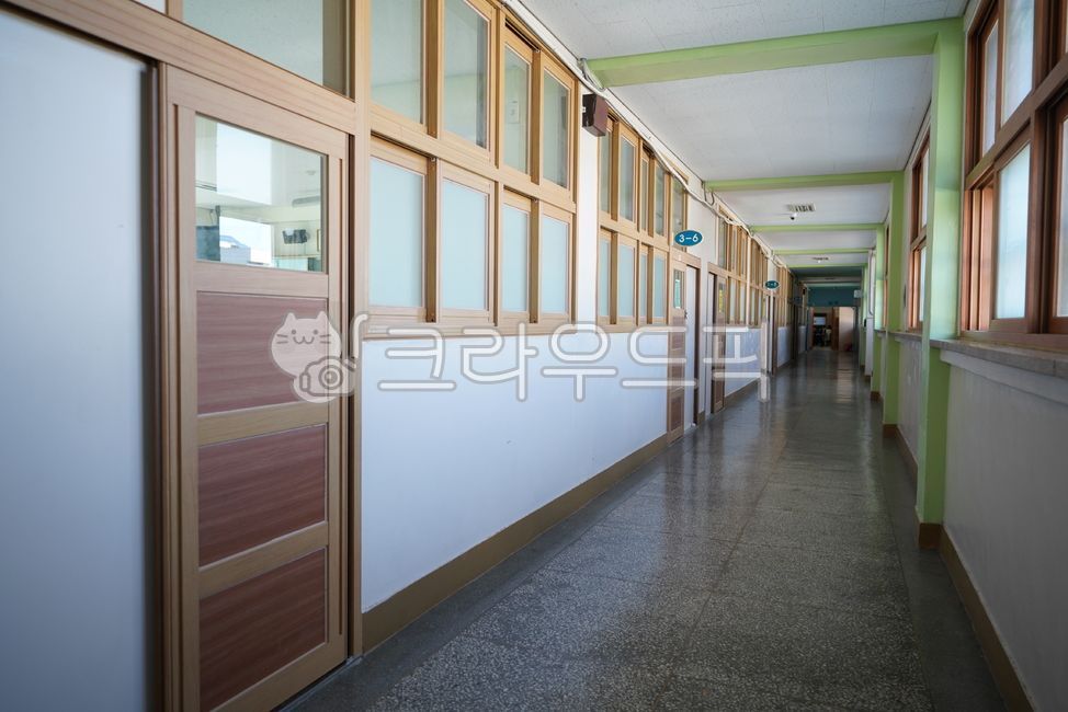 학교,교실,창문,문,window,복도,건물,건축,바닥,school,floor