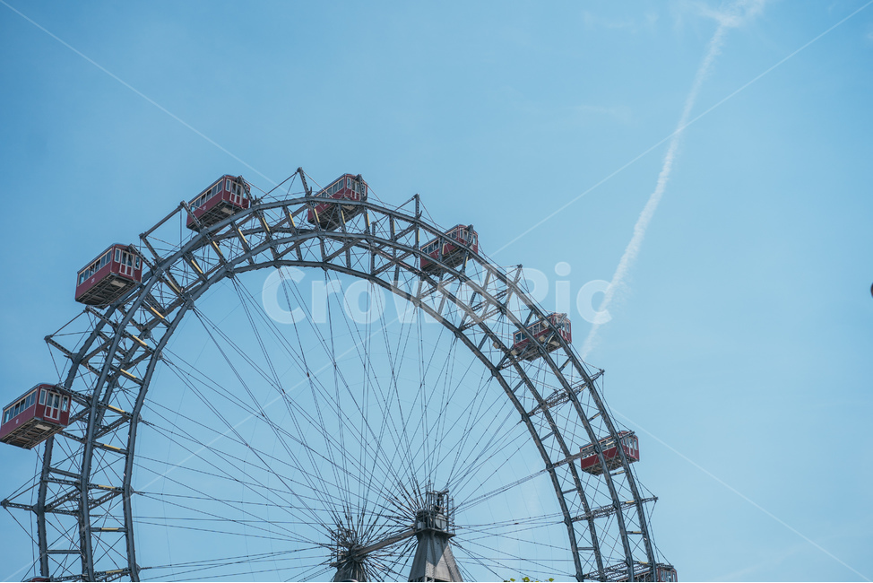sky,하늘,파란색,관람차,놀이공원,오스트리아,비엔나,동유럽,유럽,wheel,ferriswheel,대관람차,여가시간,family,가족,놀이공원,놀이동산,놀이터,amusement park,playground