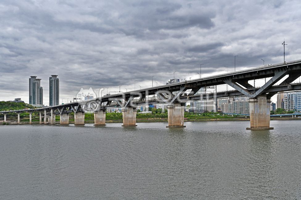 한강,한강다리,도심풍경,아파트,건물,청담대교