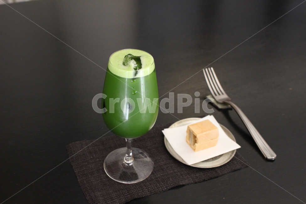 음식,디저트,카페,말차,음료,포크,음식,식재료,요리,food,cook,meal,dishes,food reserves,디저트,간식,후식,dessert,snack,음료수,drink,beverage