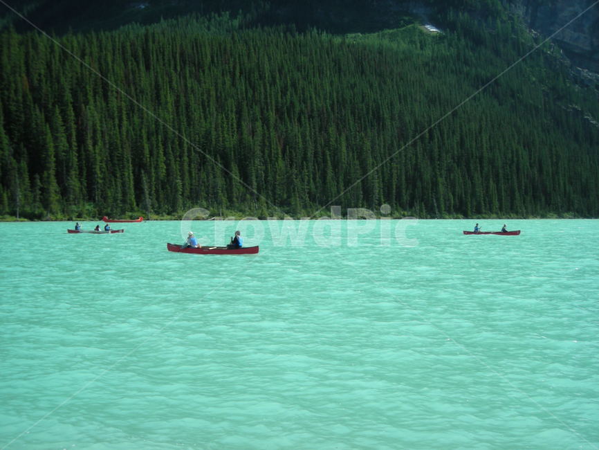 banff,카누,레이크루이스,카약,벤프,lakelouise,노젓는배,보트,boat,캐나다,캘거리,로키산맥,자연,에메랄드호수,자연,풍경,nature,landscape,vehicle,차량,transportation,교통,rowboat,노 젓는 배,canoe,kayak