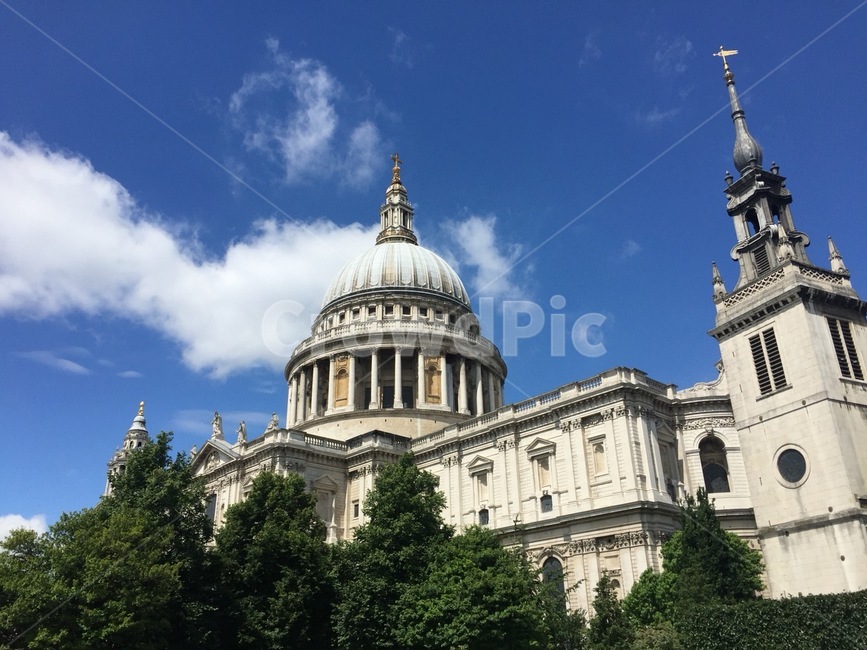 london,stpaulscathedral,세인트폴대성당,런던,unitedkingdom,architecture,세인트폴성당,landmark,랜드마크,church,europe,건축물,londonsky,summer,화창,blue,sky,풍경,해외건축물,고딕양식,고딕,중세,르네상스양식,돔,dome,랜드마크,landmark,tourist attraction,해외,외국,세계,foreign,oversea,world,세계랜드마크,해외랜드마크,외국랜드마크,world landmark,world tourist attraction,건축물,건물외관,exterior,building,structure,architecture,construction,둥근 천장,건물