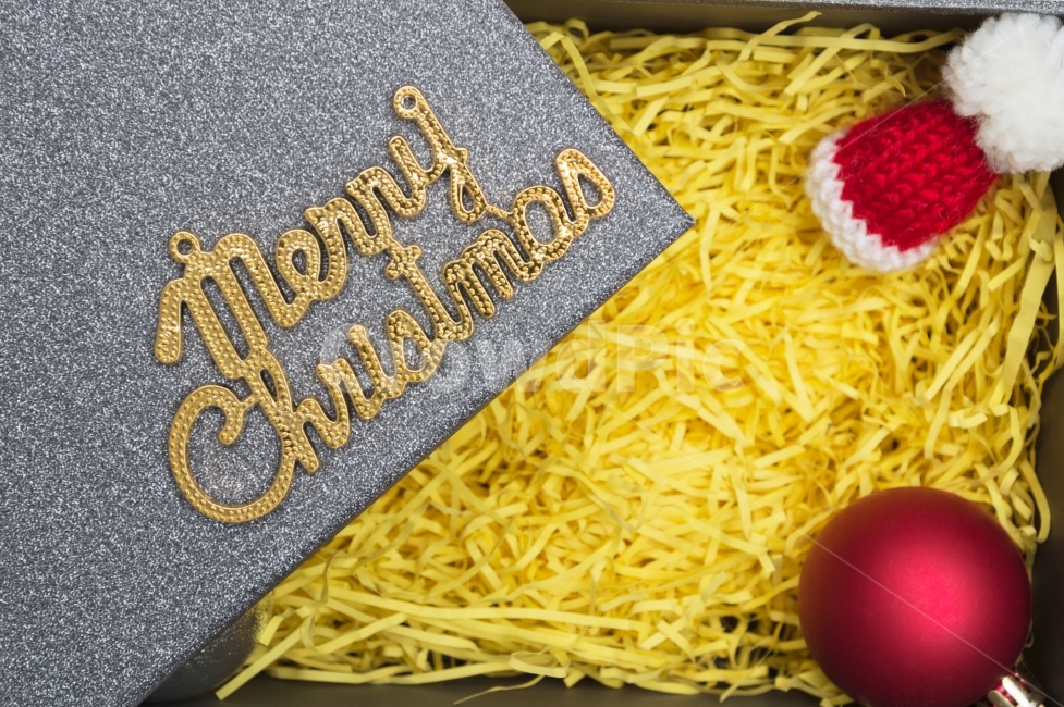 gift,studio,deco,lid,Christmas ball,white background,Santa,white,season,hat,decoration,commemoration,letters,image,festival,feast,phrase,Yellow,background,letter,indoor,party,object,Christmas,Nukki,concept,yellow,winter,box,holiday,interior,gold,ball,back