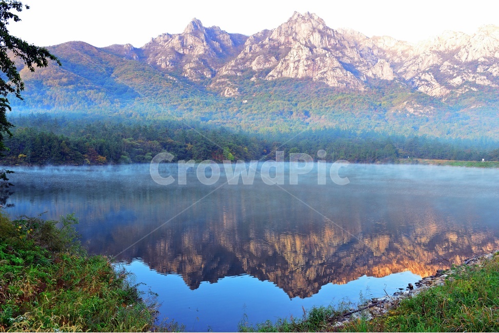 전남,영암,사자저수지,반영,저수지,월출산,nature,자연,outdoors,옥외,water,물,mountainrange,산맥,mountain,산,자연,풍경,nature,landscape,한국자연풍경,한국자연경관,korea nature landscape