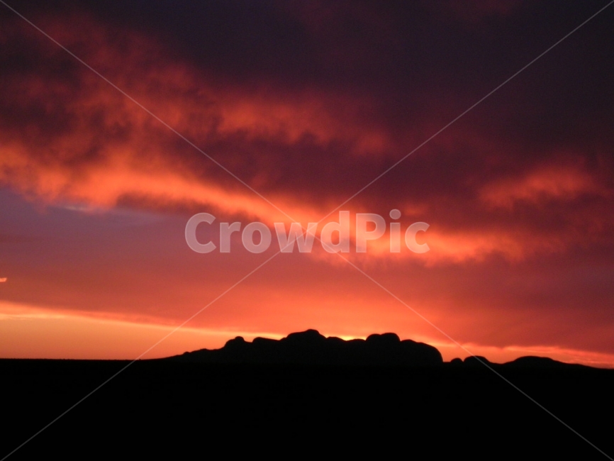 해외,여행,호주,엘리스프스링스,카다추타국립공원,일몰,석양,자연,풍경,nature,landscape,outdoors,옥외,sky,하늘,red sky,붉은 하늘,dusk,황혼,dawn,새벽,sunset