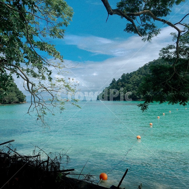 nature,자연,outdoors,옥외,land,땅,shoreline,해안선,water,물,ocean,대양,sea,바다,에메랄드,에메랄드빛,emerald,green,하늘,sky,코타키나발루,kotakinabalu,자연,풍경,nature,landscape
