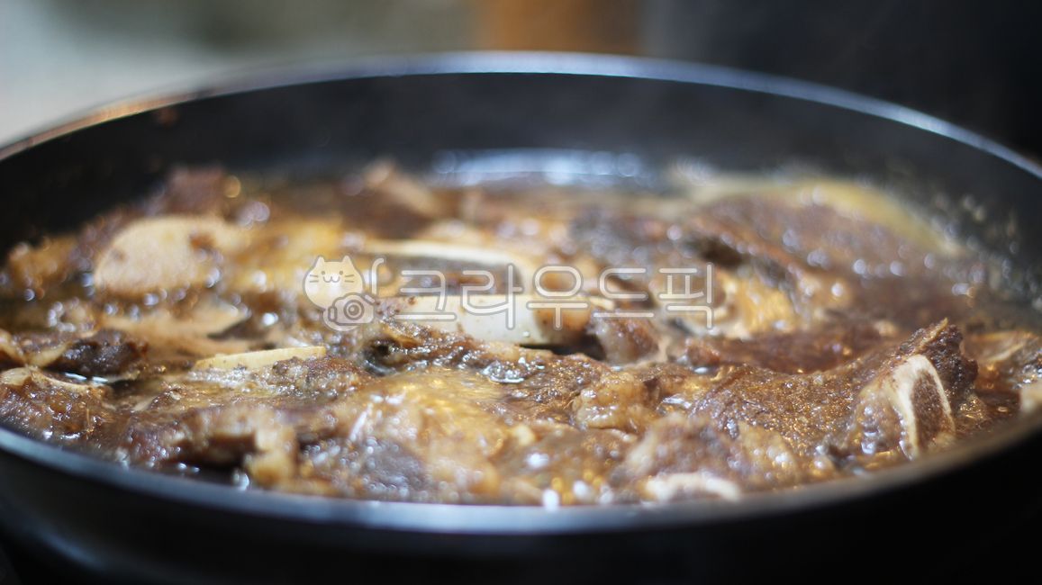 갈비,la갈비,갈비찜,고기,육류,한식,한국음식,고기반찬,저녁,갈비조림,소갈비,고기요리,명절음식,전통음식,저녁식사,가정식,설날음식,추석음식,집밥,요리중,고기조림