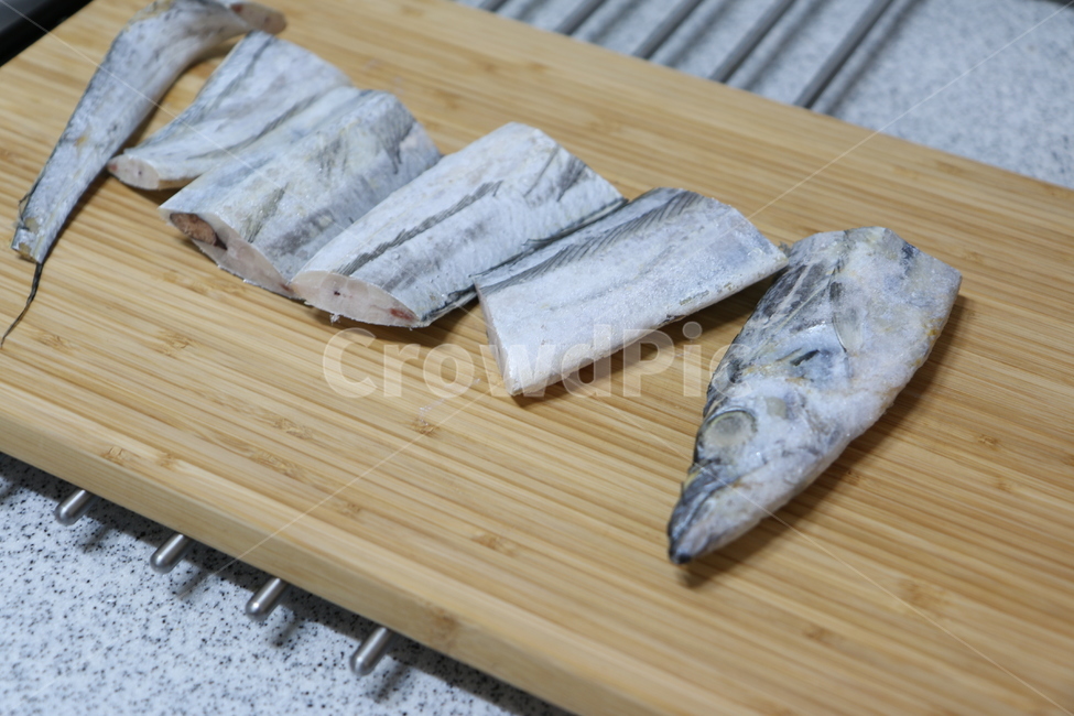 생선,구운,음식,그릴,식사,해산물,맛있는,미식가,저녁,신선한,갈치,식재료,은색,은빛,해물,구이,음식,식재료,요리,food,cook,meal,dishes,food reserves,수산물,해산물,fishery products,seafood