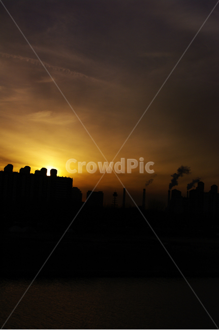 노을,일몰,sunset,빌딩,하늘,구름,풍경,도시,풍경,city,landscape,한국도시풍경,한국도시경관,korea cityscape,실루엣,그림자,silhouette,shadow,nature,자연,outdoors,옥외,sunlight,햇빛,sky,dawn,새벽,dusk,황혼,red sky,붉은 하늘