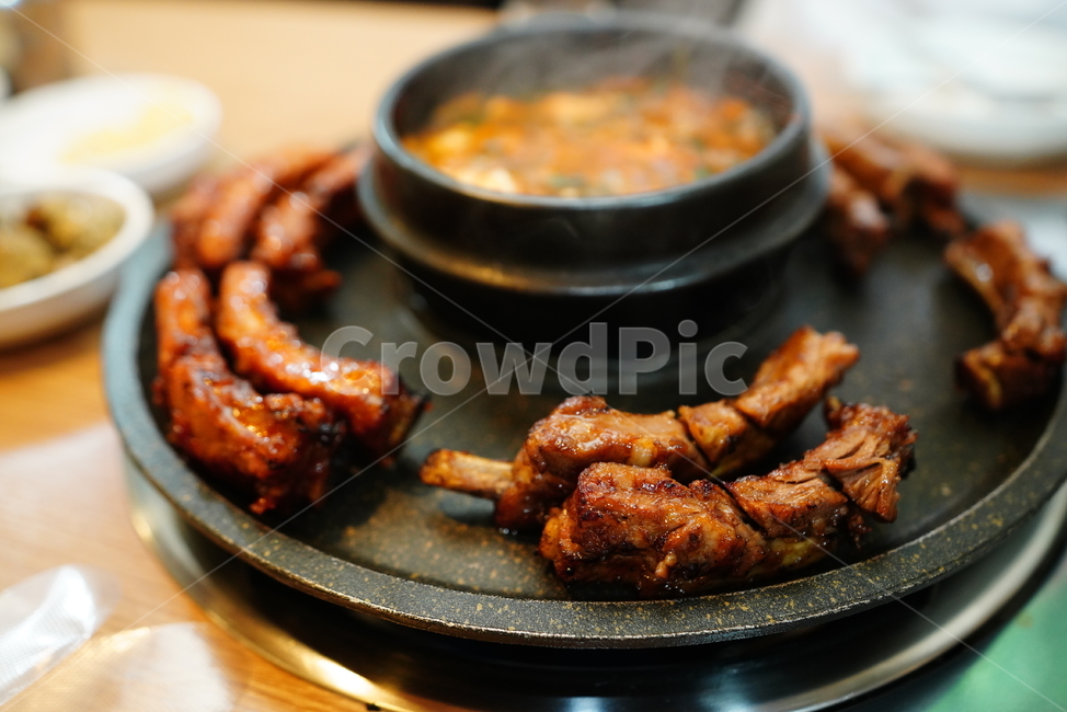 등갈비,육식,육류,안주,먹거리,음식,푸드,식사,찌개,요리,dish,meal,food,음식,식재료,요리,food,cook,meal,dishes,food reserves,육류,고기,meat