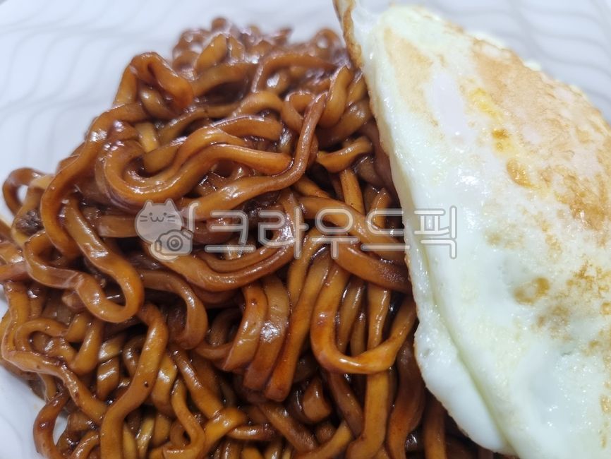 짜장면,자장면,짜파게티,짜짜로니,로스팅짜장,면요리,음식,요리,jjajangmyeon,blackbeansaucenoodles,jajangmyeon,chapagetti,jazzaroni,roastingjajang,noodledish,food,cooking,그릇,plate,bowls,접시,dish,saucer,후라이,계란후라이,달걀후라이,friedegg,계란,달갈,계란흰자,계란노른자,흰자,노른자,egg,반숙,eggwhites,whiteegg,yolk,eggyolk,계란반숙,softboiledegg,달걀반숙,sunnysideup,달갈흰자,달갈노른자,달걀,달걀흰자,달걀노른자,닭알노른자,chickeneggyolk,닭알흰자,chickeneggwhites,중국요리,chinesecuisine,Jjajangmyeon,중국음식,chinesefood,Chinesedishes,Chinesecooking,중식,맛있는음식,deliciousfood