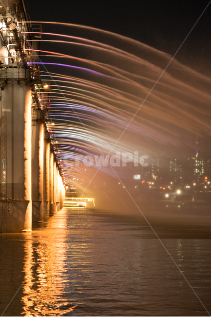 무지개,한강다리,서울야경,light,무지개분수,shining,bright,brighting,야경,한강변,반포대교,잠수교,한강,분수,경치,서울,강,배경,밤,풍경,컬러,컬러풀,화려함,화려한,hanriver,river,seoul,night,landscape,반포한강공원,달빛광장,korea,lighting,조명,bridge,다리,nightscape,야경,밤,풍경,nightscape,night,landscape,도시,city,한국도시풍경,한국도시경관,korea cityscape