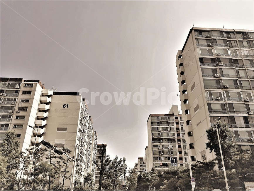 아파트,재건축,낡은,흑백,에어컨실외기,도심,주거,시설,공동주택,apartment,빌딩,건물,콘크리트건물,건축,building,blackandwhite,도시,풍경,city,landscape,한국도시풍경,한국도시경관,korea cityscape,흑백,모노톤,monochrome,black and white,건축물,건물외관,exterior,building,structure,architecture,construction,시티,town,urban,어반,high rise,고층 건물,nature,자연