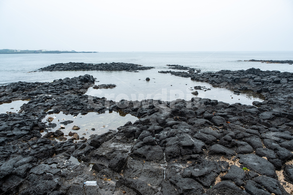 바다,nature,jeju,outdoor,제주,제주도,비양도,우도,해변가,해안가,바닷물,돌,자연,풍경,nature,landscape,제주도,jeju,jeju island,rubble,파편