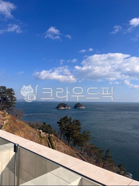 풍경,맑은하늘,하늘과바다,바다와하늘,구름,바닷가,맑은날씨,바다풍경,푸른하늘,푸른바다,하늘과구름,구름과하늘