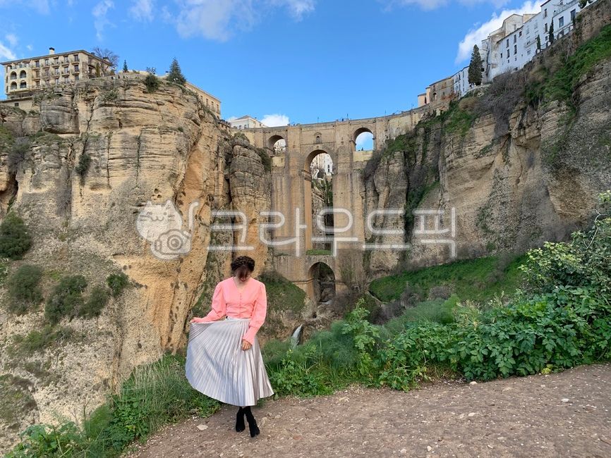 스페인,론다,londa,누에보다리,유럽,휴양지,여행룩,spain,스페인남부,관광지,여행패션