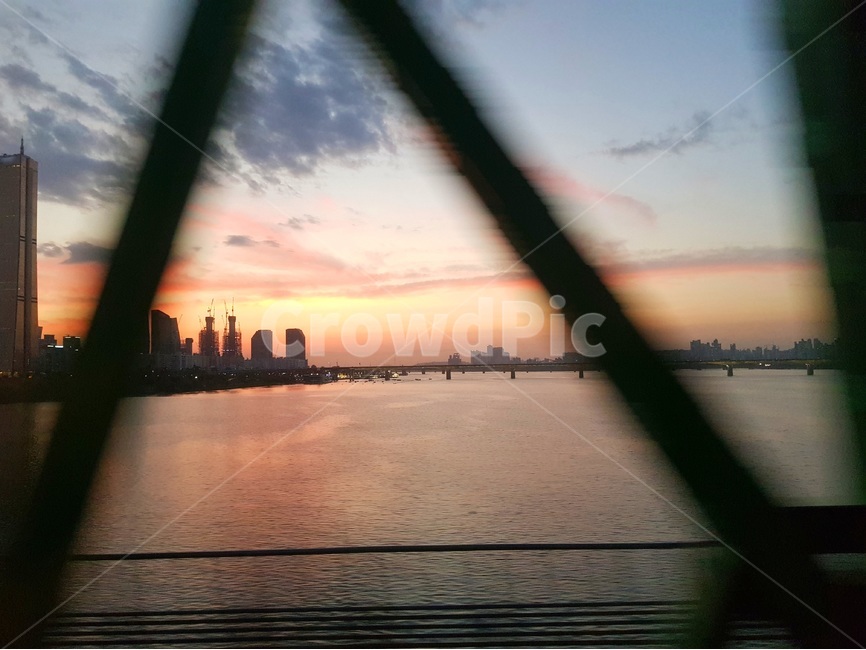 풍경사진,야외사진,저녁,노을,landscape,sunset,evening,eveninggl,한국,korea,한강,hanriver,한국철교,bridge,주황,하늘,sky,cloud,구름,야경,감성사진,감성,도시,풍경,city,landscape,한국도시풍경,한국도시경관,korea cityscape,nature,자연,outdoors,옥외