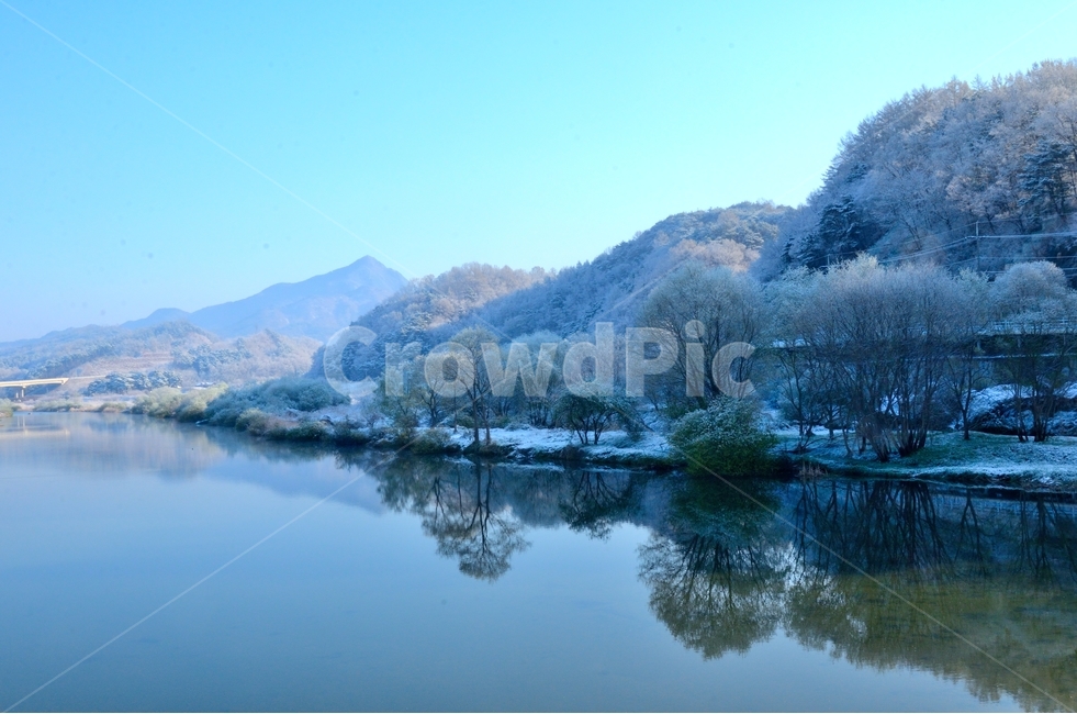 거창,황강,벚꽃,봄눈,강변,꽃길,4월의눈,꽃위의눈,늦은눈,반영,영호강,양항제,남하,합천호,겨울,계절,winter,season,자연,풍경,nature,landscape,한국자연풍경,한국자연경관,korea nature landscape,outdoors,옥외,water,물