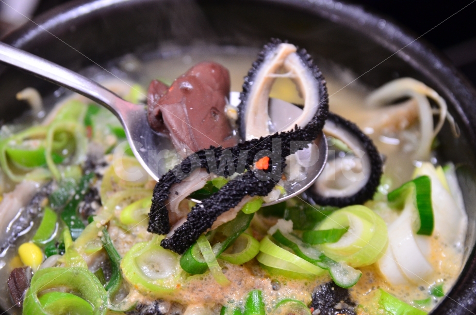 선지해장국,국밥한그릇,점심식사,뚝배기,음식사진,음식,식재료,요리,food,cook,meal,dishes,food reserves,한식,한국음식,한국요리,korean food,korean dishes,korean meal,korean cook