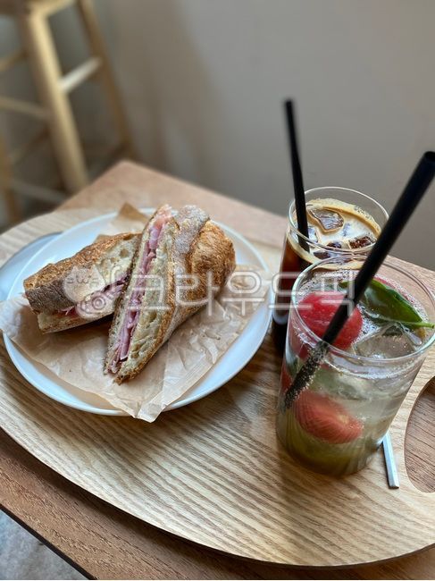 Ice americano,bread,ade,dissert,coffee,Ham Butter Sandwich,sandwich,Ham Sandwich,baguette,Tomato Basil Ade
