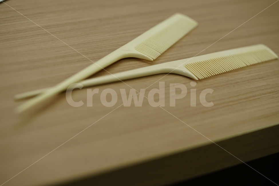 빗,꼬리빗,미용,헤어,멋,미모,관리,플라스틱,스타일,꾸미기,미용재료,뷰티,뷰티아이템,미용도구,도구,멋부리기,자기관리,빗질,뷰티,미용,beauty treatment,사물,물건,오브젝트,thing,object,matter