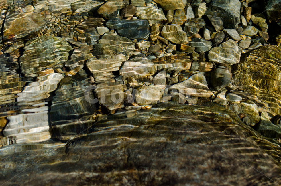 돌,조약돌,수면,나뭇잎,계곡,맑은,물,투명,자연,배경화면,여름,summer,velly,water,clear,transparency,leaf,natural,background,stone
