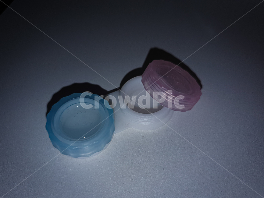 렌즈,렌즈통,의약용품,눈,lenses,lens,미용용품,사물,물건,오브젝트,thing,object,matter
