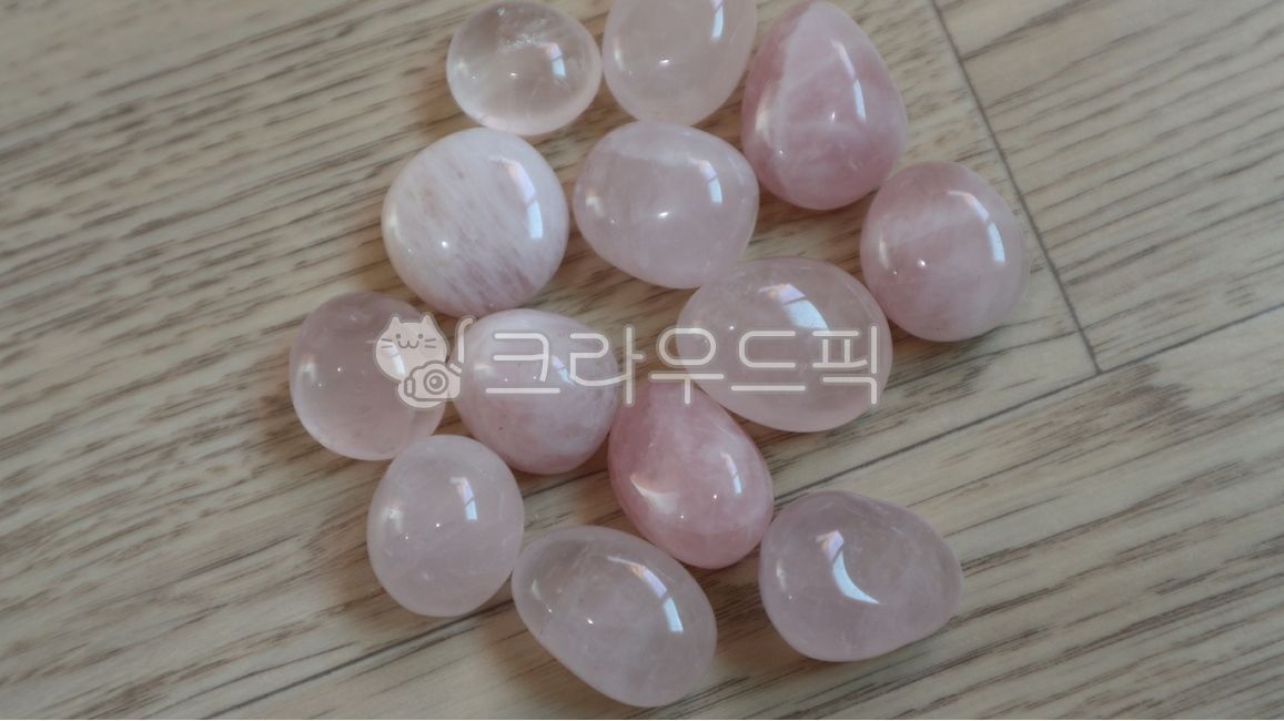 장미수정,사랑,힐링스톤,분홍색,핑크색,수정,돌,보석