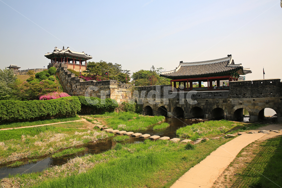 경기,수원,수원화성,성곽,outdoors,옥외,nature,자연,building,건물,성벽,유적지,문화재,한국문화,한국전통,architecture,건축물