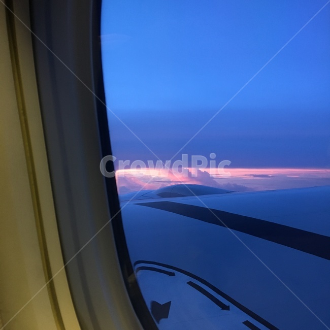 window,창문,비행기,하늘,노을,해질무렵,파란색,핑크하늘,항공사진