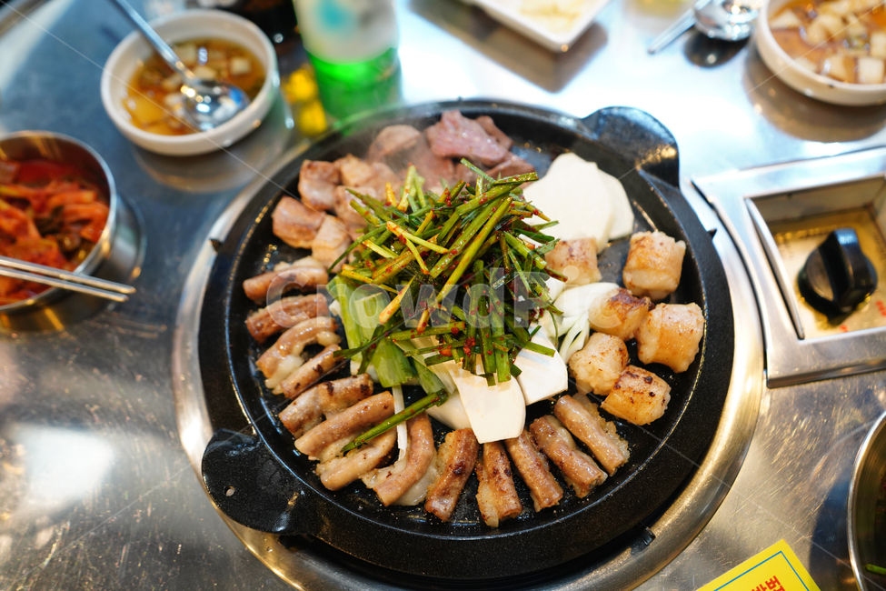 술안주,막창,곱창,염통,대창,소,육식,육류,먹방,음식,부추,안주,불판,술자리,모임,푸드,음식,식재료,요리,food,cook,meal,dishes,food reserves,육류,고기,meat