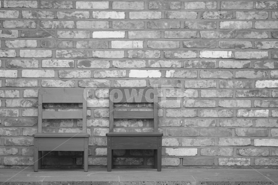 흑백사진,추억,교실의자,나무의자,초등학교,친구,빈자리,흑백,모노톤,monochrome,black and white