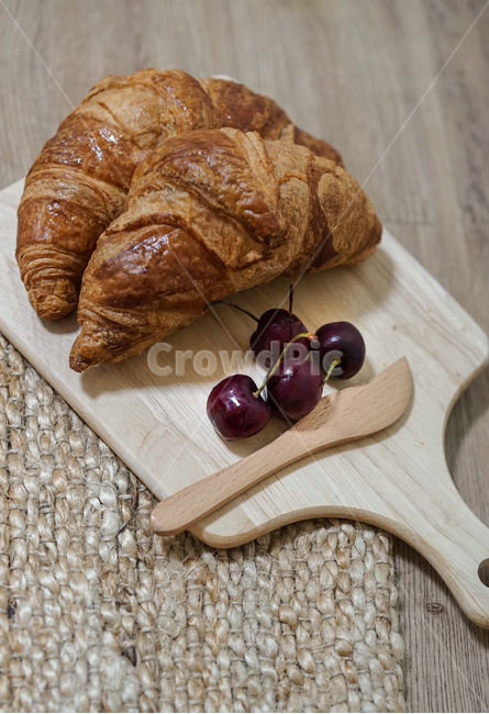 빵,크로와상,디저트,체리,과일,음식,식재료,요리,food,cook,meal,dishes,food reserves,빵,bread,과일,열매,fruit,디저트,간식,후식,dessert,snack