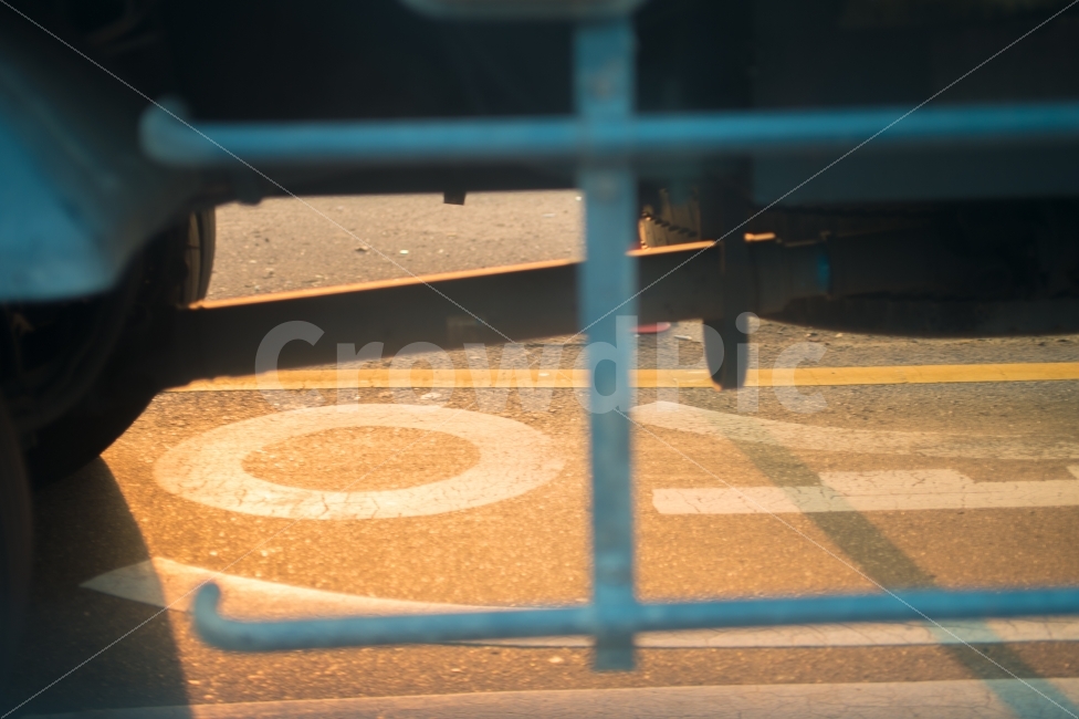 석양,그림자,도로,트럭,햇빛,감성,sunset,shadow,road,truck,sunlight,sensitive,교통,교통수단,traffic,transportation,handrail,난간,banister