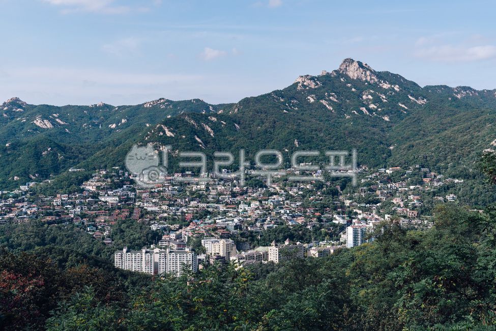 북한산,산,평창동,고급빌라,고급주택,하늘,맑은하늘,서울,빌라,주택,북악스카이웨이,mountain,자연,풍경,nature,landscape