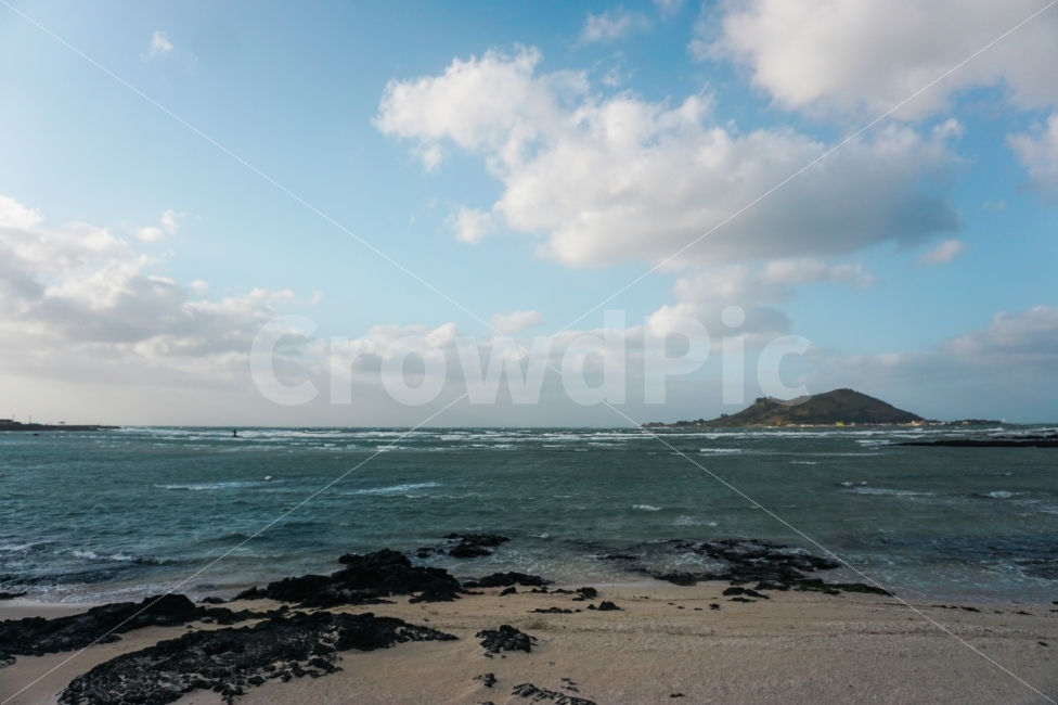 가을,하늘,바다,제주,구름,자연,풍경,nature,landscape,한국자연풍경,한국자연경관,korea nature landscape,해변,바다,beach,sea,제주도,jeju,jeju island,outdoors,옥외,ocean,대양,water,물,shoreline,해안선,promontory,곶,land,땅