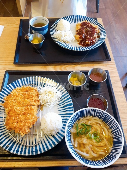 돈까스,우동,식사,일식,점심,정식,돈까스정식