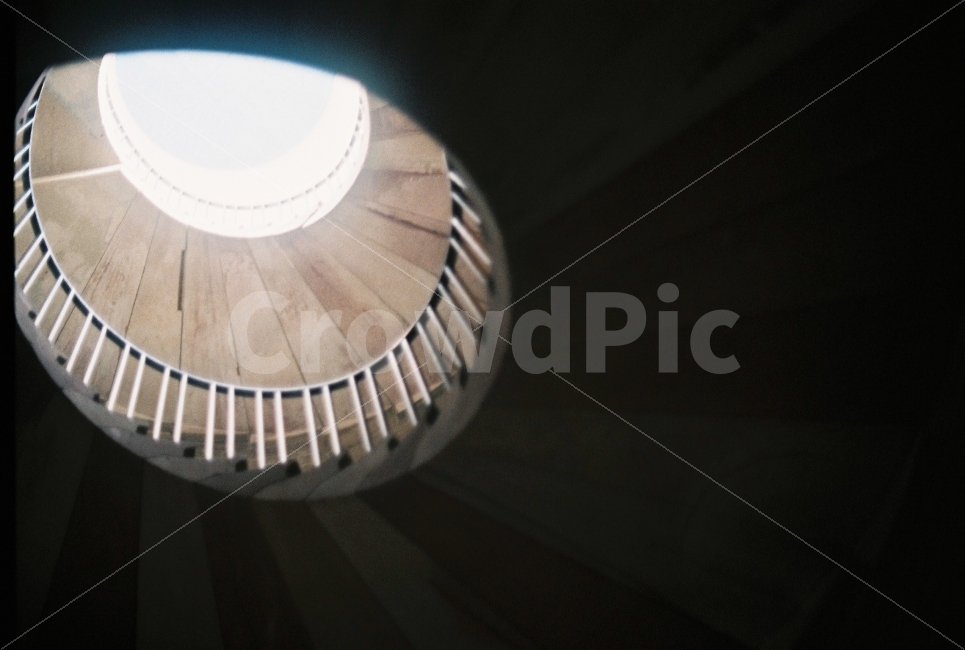 빛,계단,나선형,나선형계단,필름사진,원,하늘,인테리어,실내디자인,interior design