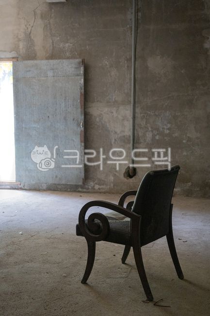 speculation,chair,wallpapers,loneliness,vintagechair,furniture,armchair,vintage,lonely,Wallpapers