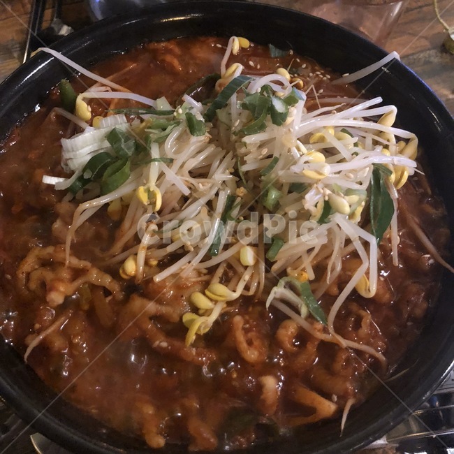 음식,닭발,매운음식,고추장양념,콩나물