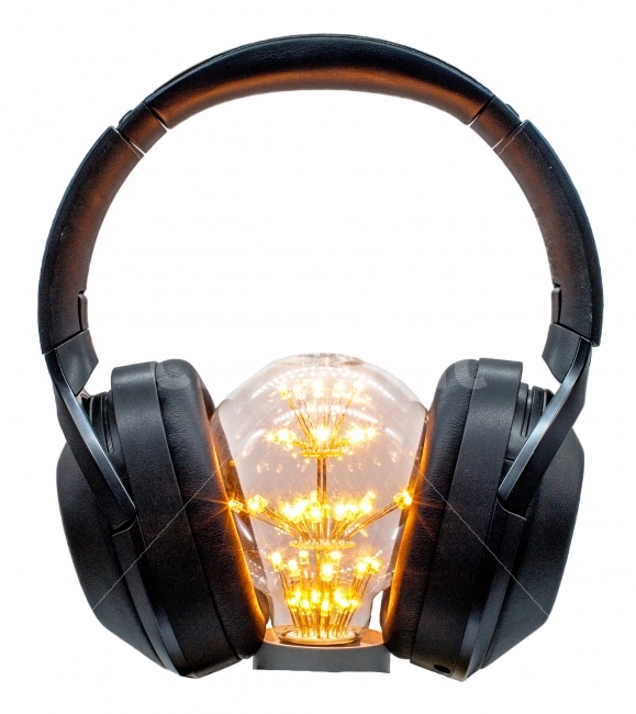 헤드폰,전구,LED,음악,검은색,조명,듣다,사물,물건,오브젝트,thing,object,matter,연출,컨셉,콘셉,direction,concept,누끼,remove background