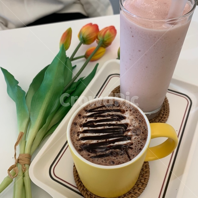 카페,튤립,머그컵,분위기,음료,juice,마실것,커피,카페,coffee,cafe