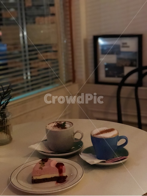 카페,라떼,케이크,디저트,커피,겨울카페,플레이팅,cafe,coffe,dessert,cake
