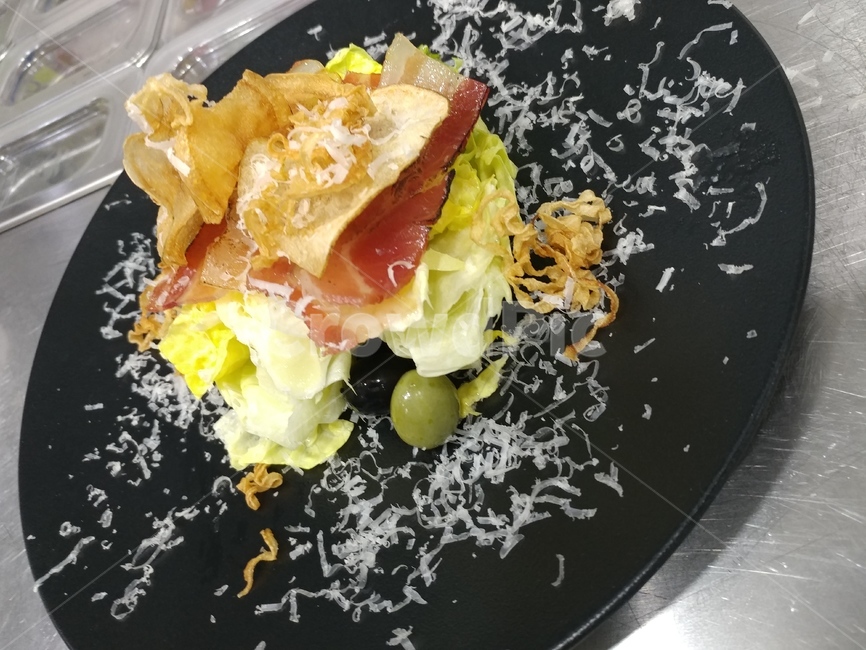 시저샐러드,샐러드,베이컨,시저드레싱,올리브,음식,식재료,요리,food,cook,meal,dishes,food reserves