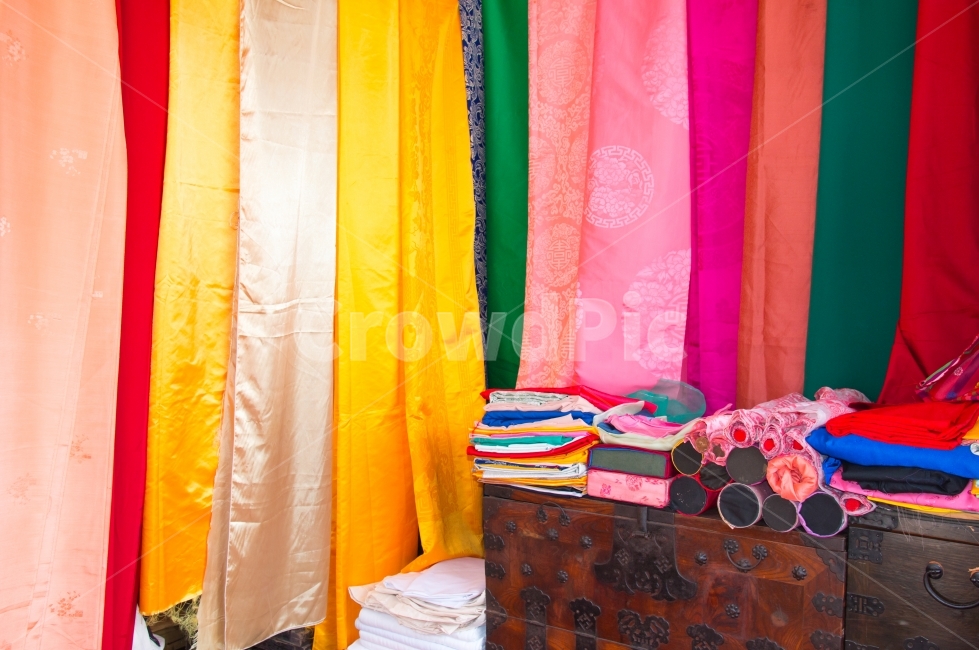 silk,fancy,color,Color,silk shop,Korean culture,casting shop,dry goods store,Casting and forging,beautiful,fabric,culture,Han bok,Eastern,silks,tradition,Korean tradition