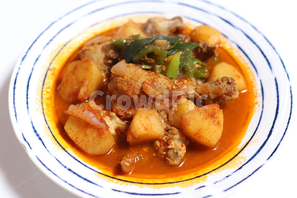 koreanfood,닭볶음탕,닭요리,닭고기,닭도리탕,닭,음식,한국음식,닭다리,감자,접시,점심,cook,dishes,식재료,foodreserves,한식,집에서,저녁,koreanfood,파,접사,확대,koreancook,koreanmeal