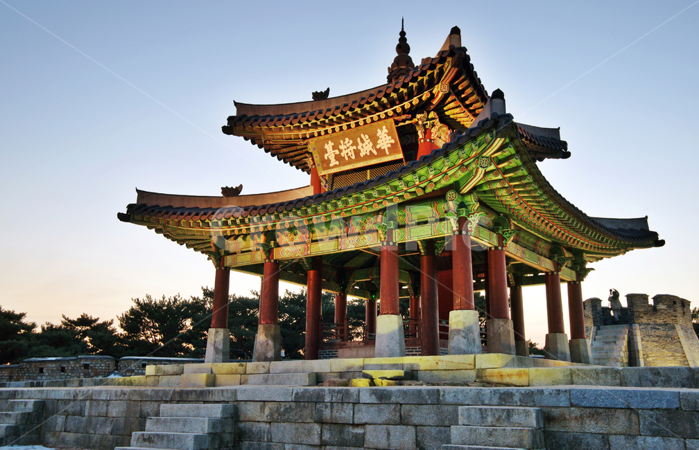 서노대,화성장대,수원화성,화성,유네스코세계문화유산,수원,장대석,모임지붕,지휘소,조선시대,고건축,야경,밤,풍경,nightscape,night,landscape,한국전통,한국문화,korean traditional,korean culture,건축물,건물외관,exterior,building,structure,architecture,construction,건물,worship,예배